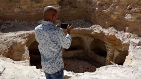 Aannemer vindt toevallig eeuwenoud tempelcomplex onder verwoest huis in Syrië