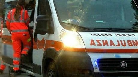 Salerno, ragazza 15enne precipita dal balcone e muore: undici anni fa si suicidò il padre carabiniere