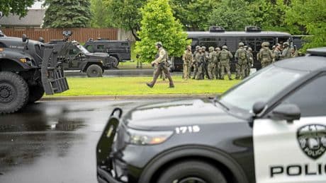 « Assassinat politique » aux États-Unis : une élue démocrate tuée, un sénateur grièvement blessé