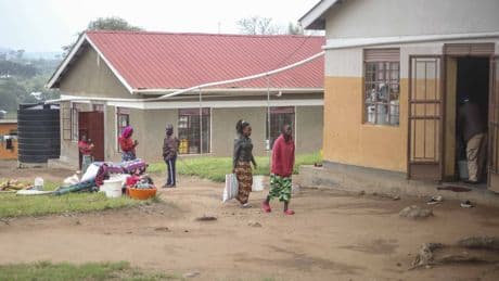 Arrêt de l’aide américaine : en Afrique, les réfugiés affamés s’entre-déchirent