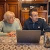 KIJK. Mama van Andy Peelman voor meer dan 700 euro opgelicht door sjoemelende loodgieter in ‘Ze zeggen dat’