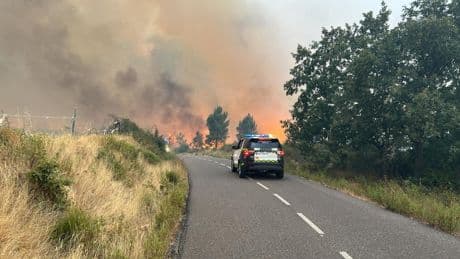 El incendio de Puercas de Aliste, "sin control": el fuego vuelve a devorar la Sierra de la Culebra con tres pueblos desalojados