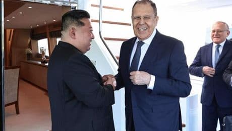 Russland und Nordkorea: Russlands Außenminister lädt Kim Jong Un zu Treffen mit Putin ein