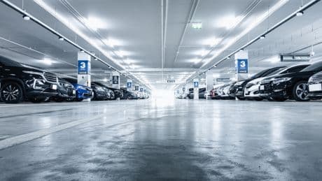 „Fahrzeugbefreiung kostet 150 Euro": Rentner stellt Auto in Parkhaus ab und kommt nicht mehr rein