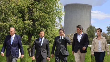 Mazón apuesta por la nuclear y elimina la ecotasa a la central de Cofrentes