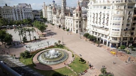 Valencia da el primer paso en la reforma de la Plaza del Ayuntamiento: adjudica su redacción por 559.000 euros
