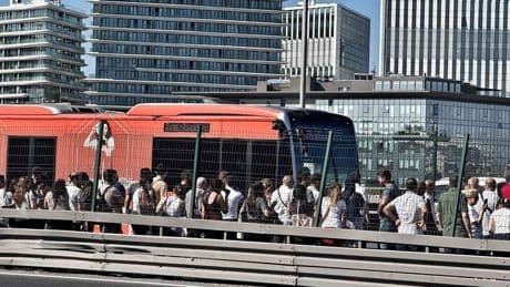 Küçükçekmece’de metrobüste yangın paniği