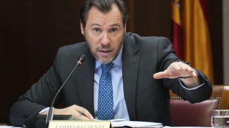 El ministro de Transportes, Óscar Puente, padre a los 56 años de un niño llamado como él