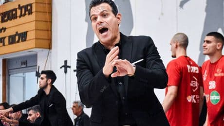 Misiles iraníes impactan contra el edificio donde reside Dimitris Itoudis en Tel Aviv
