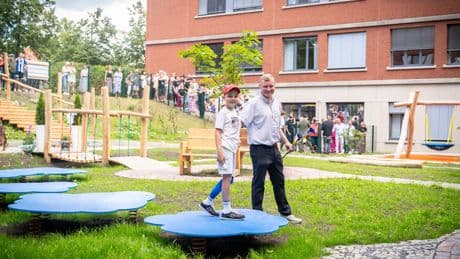 Dank Ihrer Spenden - Hier lernen Kinder, wie Collin wieder laufen