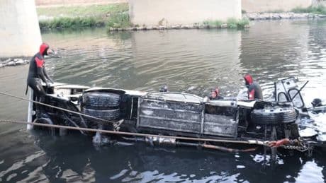 Cezayir’de yolcu otobüsü nehre düştü: 18 kişi öldü