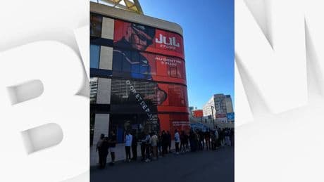 Le Jul Store du Prado pris d'assaut par les fans avant le concert du rappeur au Vélodrome