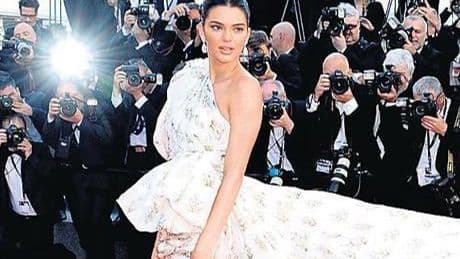 Cannes’da kuyruklu elbise de yasak