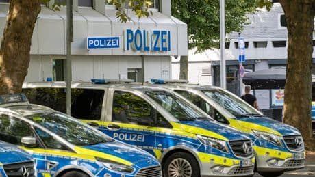 Drogen im Waffenfach gefunden - Polizisten sollen Kriminelle beklaut haben
