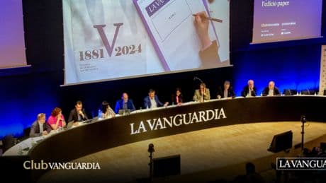 'La Vanguardia' convierte una reunión de portada en un homenaje a los lectores
