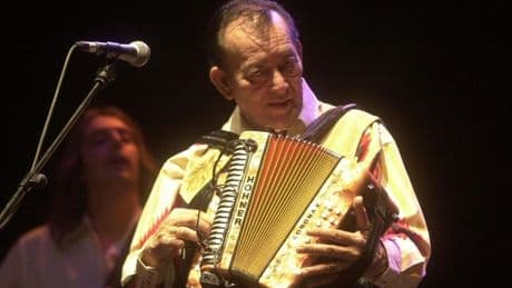 Muere el acordeonista Flaco Jiménez, rey del tex-mex que tocó con los Stones, Dylan, Cooder, Bunbury y Oskorri