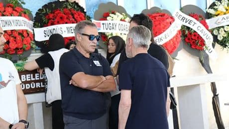 Ersun Yanal'ın babası son yolculuğuna uğurlandı