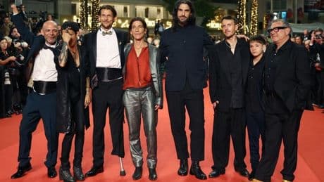 Festival de Cannes: Óliver Laxe se pierde en medio del chumba-chumba del desierto
