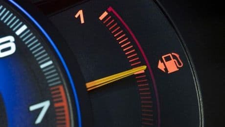 5 consejos para ahorrar gasolina en tus viajes este verano