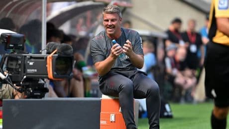 Bundesliga-Trainer mit revolutionärer Idee - „Tore größer“! „Nur noch 10 Mann“!