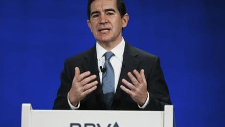 BBVA retrasa a  septiembre el periodo de aceptación de la opa por Sabadell