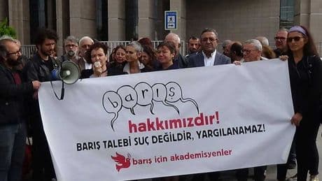 Doç. Dr. Mustafa Kemal Coşkun: Barış akademisyenleri göreve iade edilmeli