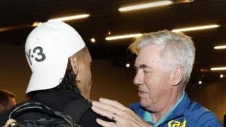 De rivales en los Clásicos a compañeros en la Canarinha: Raphinha y Ancelotti ya trabajan juntos