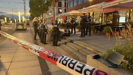 Blutiger Abend in Dresden - Polizei stoppt Prügel-Exzess am Wiener Platz