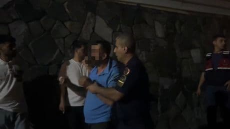 Yangın yerinde ortalık karıştı: Tekme tokat dövüldü, jandarma kurtardı