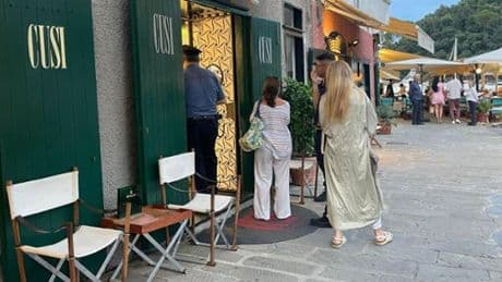 Rapina in gioielleria a Portofino, la testimonianza: "Minacce con la pistola ai turisti per assicurarsi la fuga”