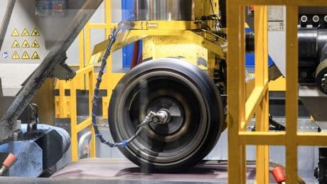 Pirelli, chausseur officiel des voitures de prestige