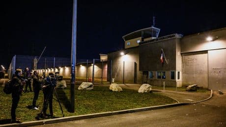 Inmate escapes from French prison by hiding in bag of released cellmate