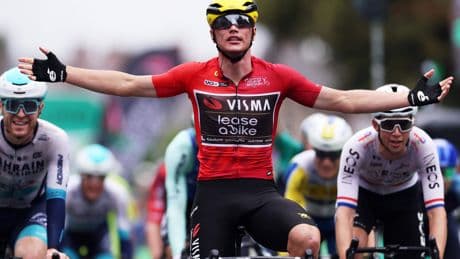 Hattrick Olav Kooij in Groot-Britttannië, Lorena Wiebes pakt eindzege Ladies Tour