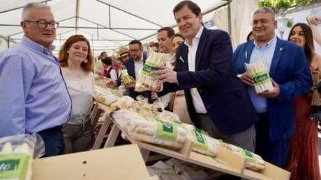 Mañueco anuncia ayudas para la incorporación de jóvenes al campo y modernización de explotaciones
