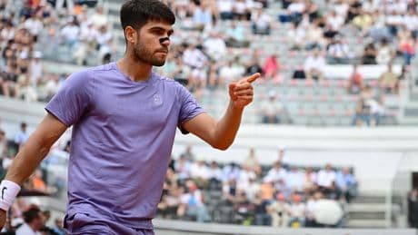 Carlos Alcaraz na Romeinse thriller tegen Karen Khachanov naar kwartfinales