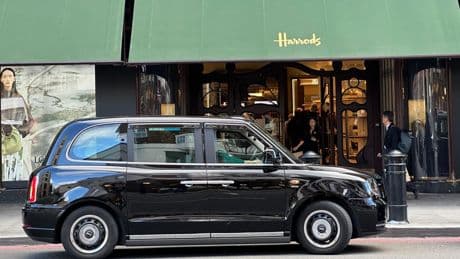 Polizei ermitelt: Harrods und weitere britische Kaufhäuser von Cyberattacken betroffen