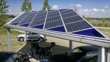 Carport als Solardach nutzen: Wann Photovoltaik sich lohnt