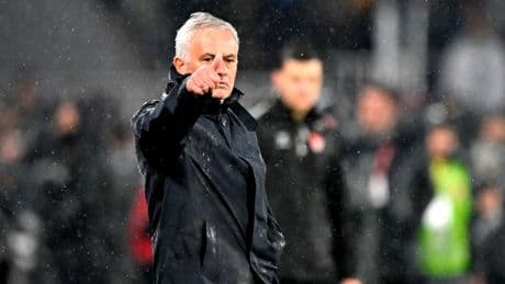 Mourinho iki yıldızı istiyor: İngiltere'de özel görüşme