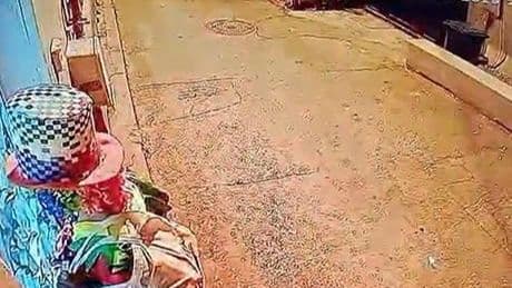 Palyaço kıyafetli 17 yaşındaki şüpheli yakalandı! Elinde bıçak değil, bisiklet kornası varmış