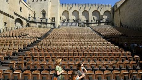 Accusation de harcèlement sexuel: le numéro 2 du festival d'Avignon visé par une enquête