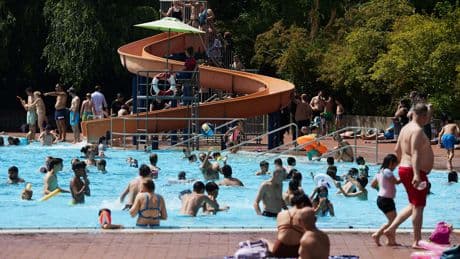Bis zu 34 Grad - Das erste Hitze-Wochenende des Jahres in Fotos