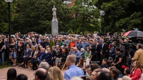 Amerikaanse rechter blokkeert uitzetting gezin verdachte aanval Colorado ondanks aankondiging ’zes enkele reisjes’