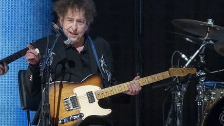 Bob Dylan caught 'laughing' on stage after noticing one thing in crowd