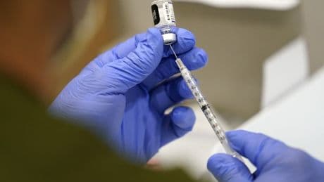 U.S. to limit annual COVID vaccines to at-risk groups, older people