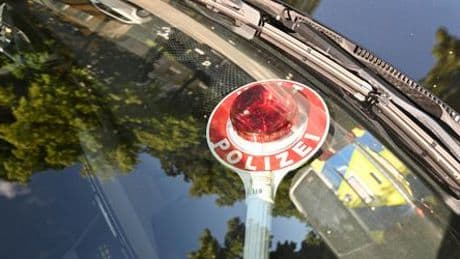 Hamburg-Dammtor: Zivilfahnder an Tankstelle bestohlen