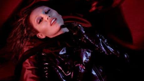 'Something beautiful': el nuevo disco de Miley Cyrus suena a todo y a nada a la vez