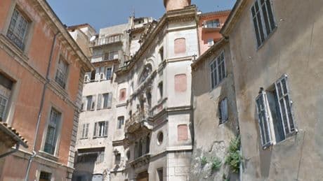La ville de Grasse est-elle vraiment sur le point de vendre l’une de ses anciennes fabriques de parfums historique ?