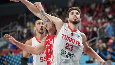 12 Dev Adam, Polonya'yı devirdi! Adını yarı finale yazdırdı