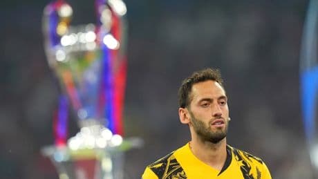 Calhanoglu, tesoretto Inter: assalto Galatasaray. E Chivu non vuole un regista
