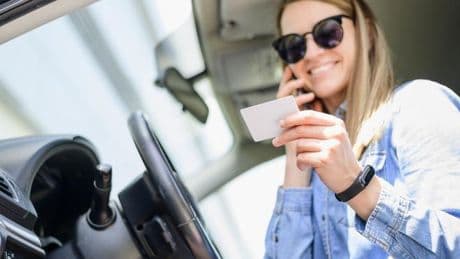 ¿Qué es y cómo se solicita el carnet de conducir internacional?